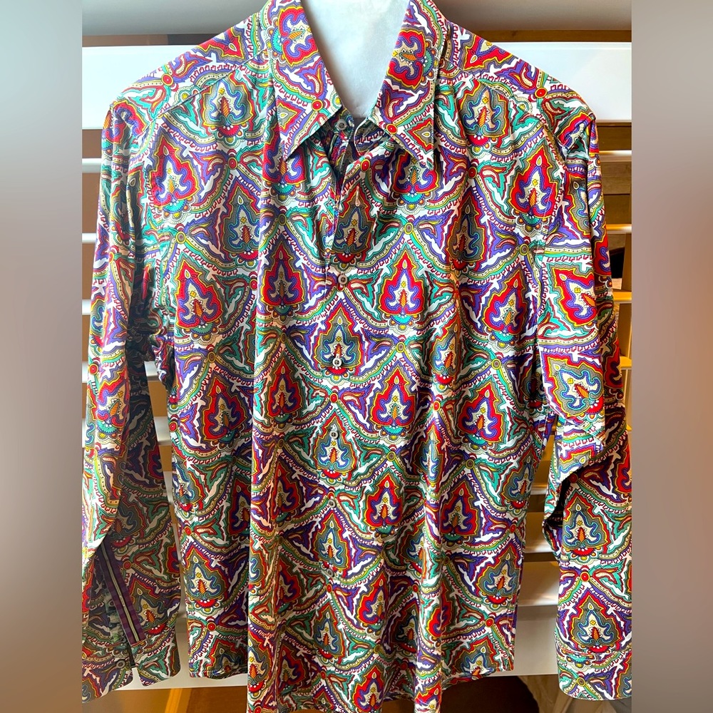 Excellent condition- worn once and dry cleaned.Robert Graham men’s shirt.